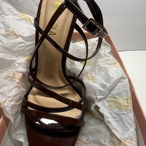 Miss Lola Pointed toe brown heels. - Picture 6 of 9